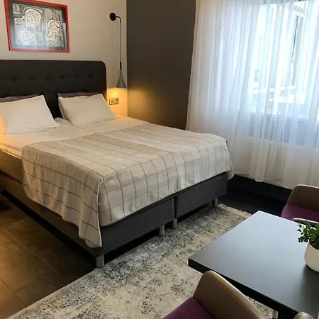 Pensjonat Sadama Street 4*
