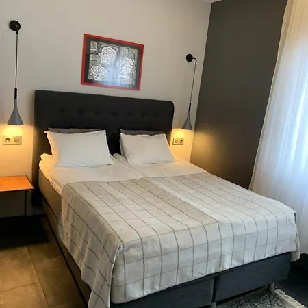 Sadama Street 4*